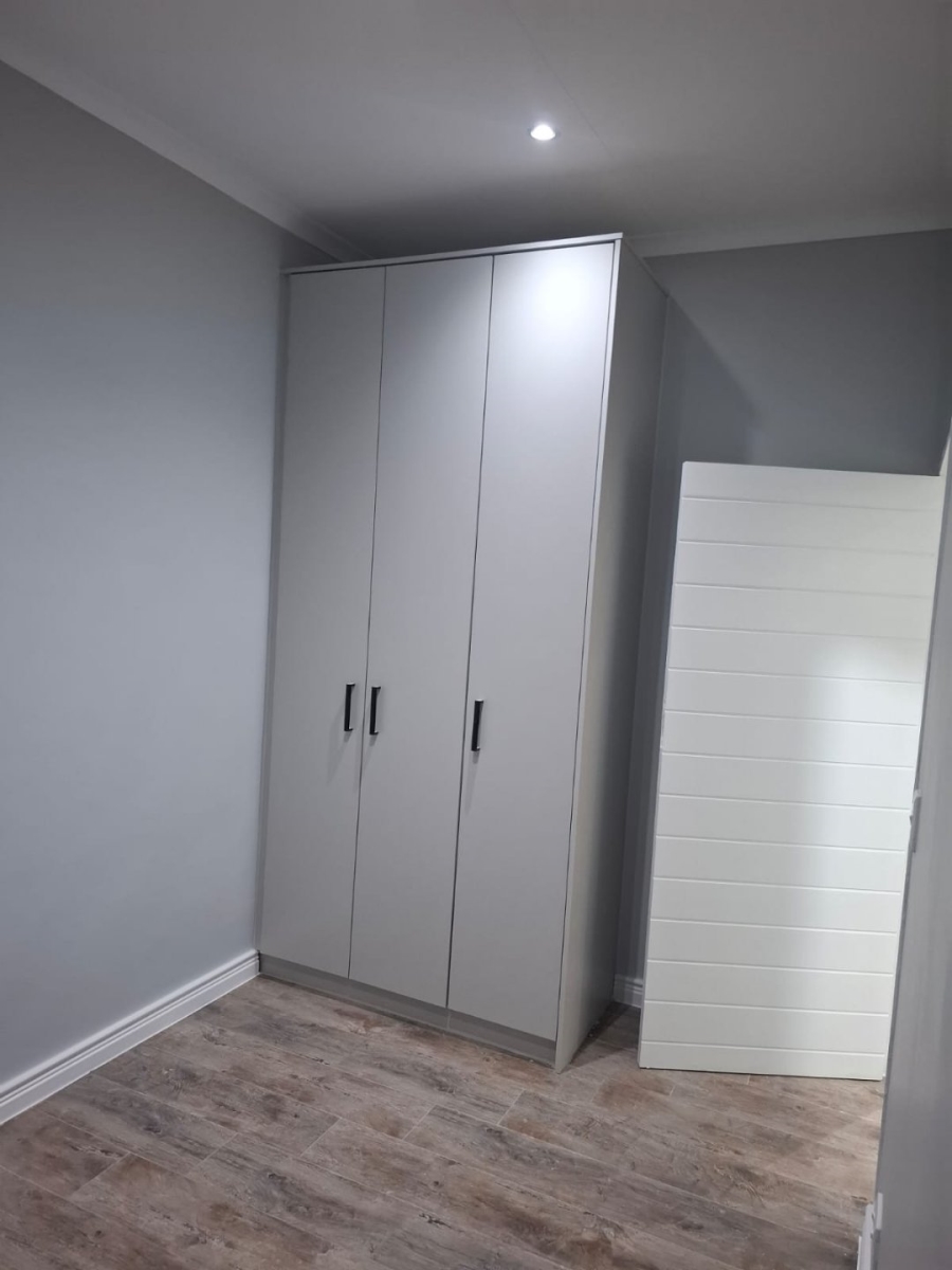 2 Bedroom Property for Sale in Oakglen Western Cape